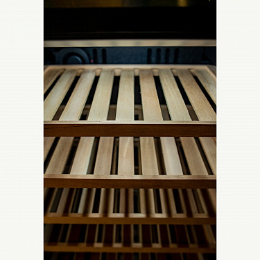Электронный шкаф компрессорный Cigar Cabinet M-C 138 фото 2
