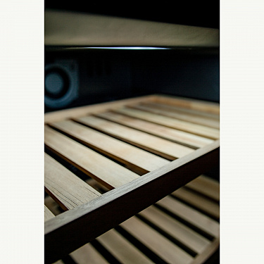 Электронный шкаф компрессорный Cigar Cabinet M-C 138 фото 4